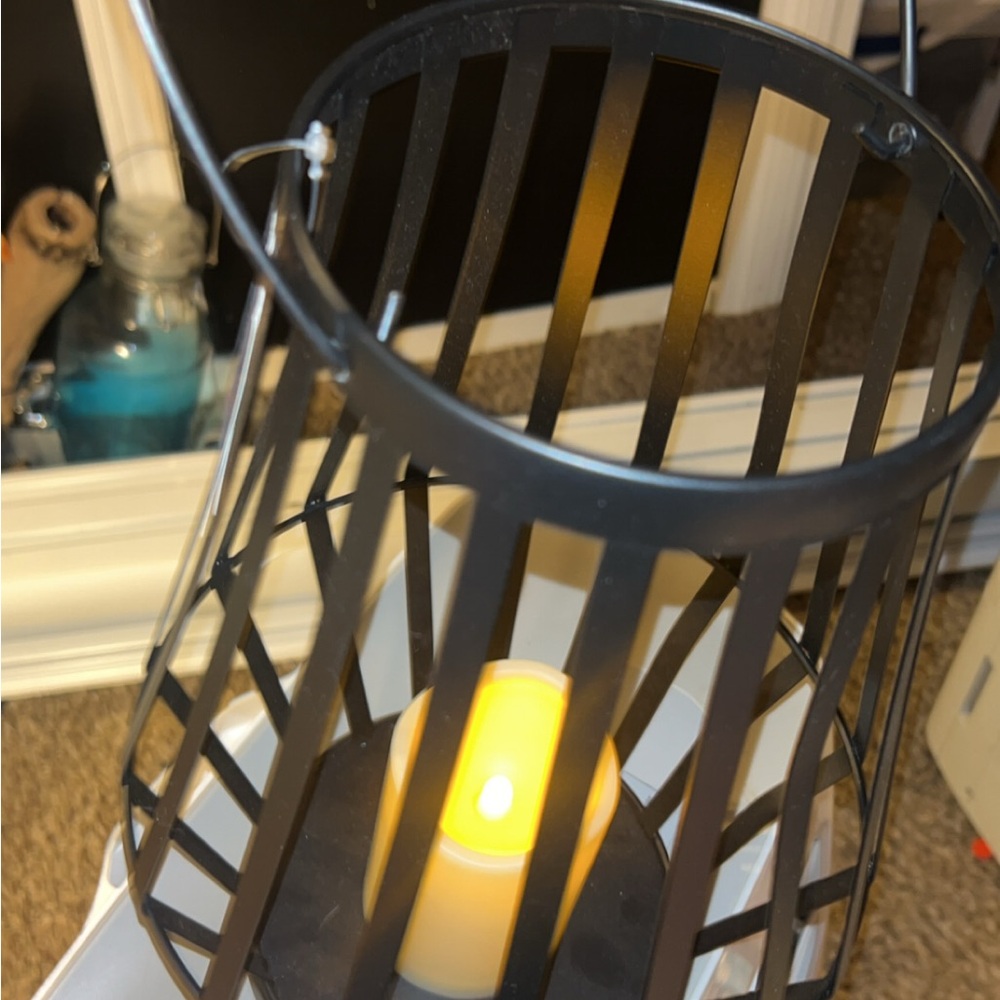 Lit lantern NWT - Picture 4 of 5